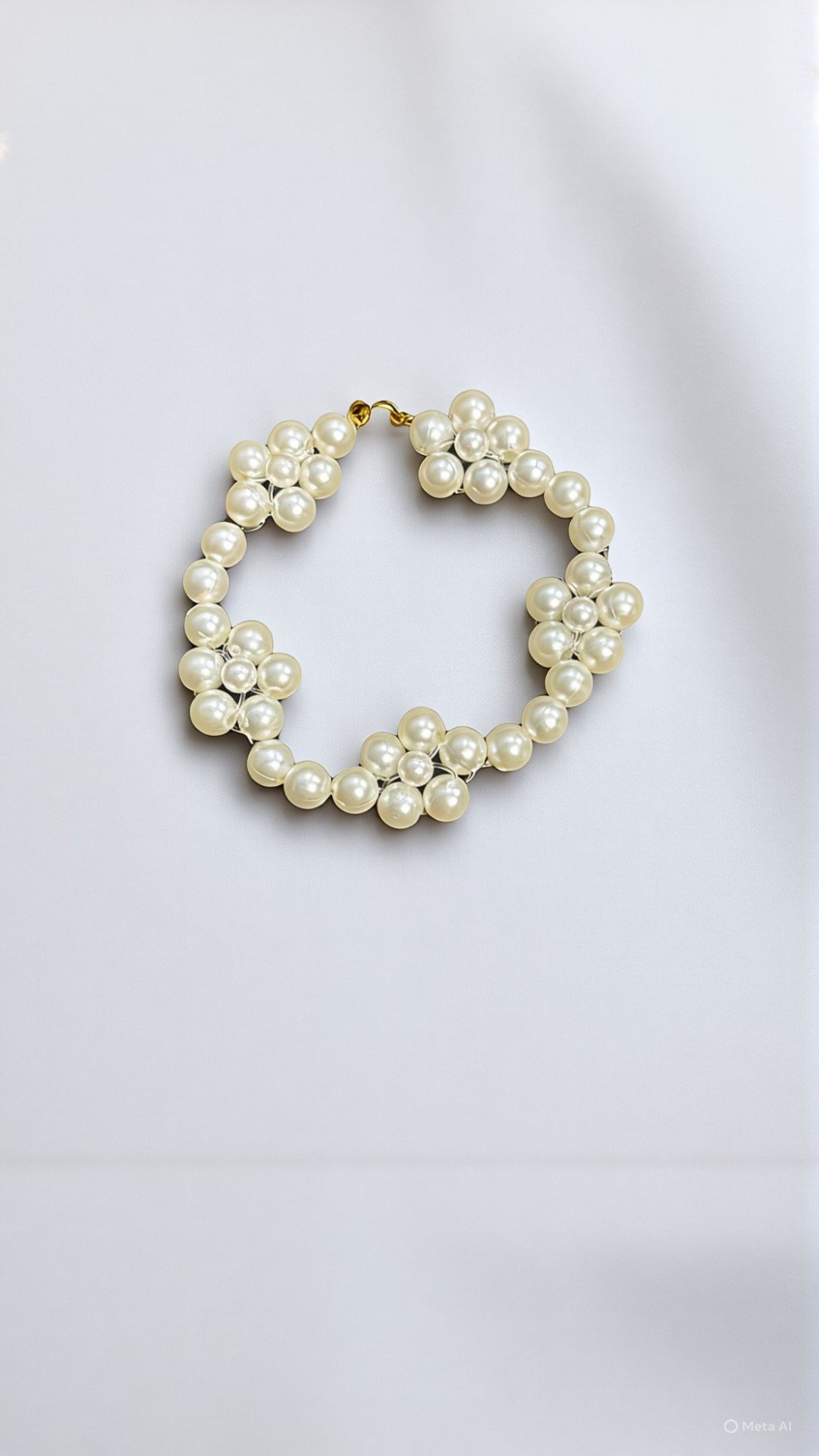 Flower shape pearl bracelet
